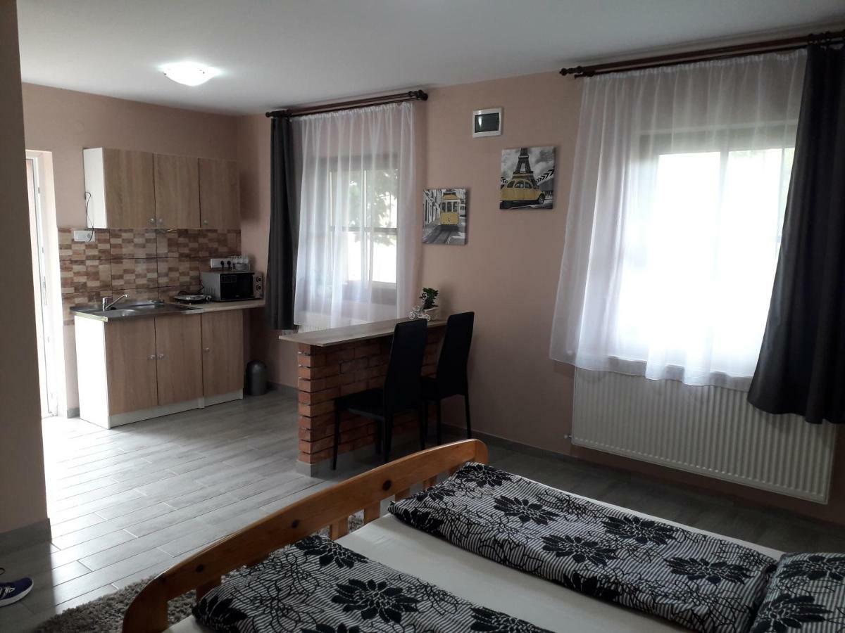 Aquatherma Apartman Шарошпатак Екстер'єр фото